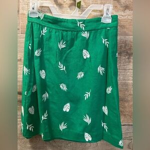 Ann Taylor Green with White Embroidered Flowers Skirt